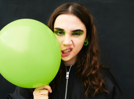 Δε μας παρατάς κι εσύ ρε μαμά!;