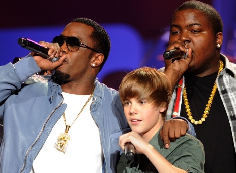 Σε δύσκολη ψυχολογική κατάσταση ο Τζάστιν Μπίμπερ μετά το σκάνδαλο Diddy 