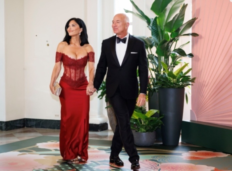 Ο Τζεφ Μπέζος με την Λόρεν Σάντσεζ