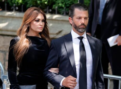 Κίμπερλι Γκίλφοϊλ: Πώς «σκοπεύει να μείνει στη ζωή» του Ντόναλντ Τραμπ Τζούνιορ 