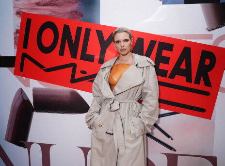 Τζούλια Φοξ: Τρολάρει την εμφάνιση της Μπιάνκα Σενσόρι στα Grammy