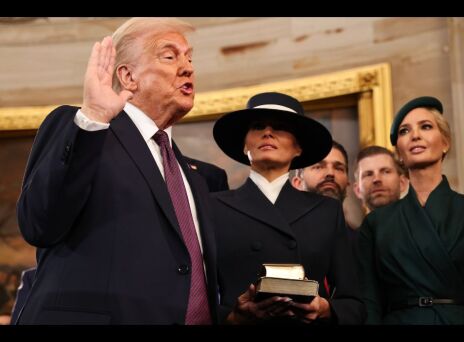 Μελάνια Τραμπ: Nέες αποκαλύψεις για την αντιπαλότητα της με την Ιβάνκα Τραμπ