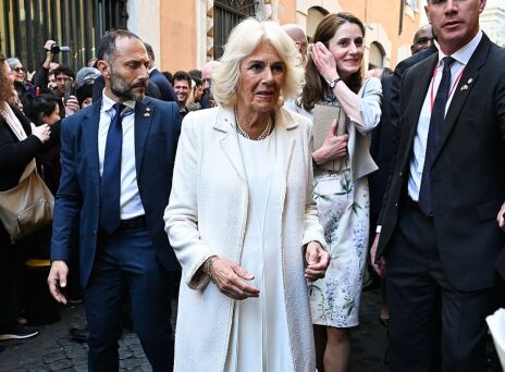 Kαμίλα: Φόρεσε ξανά το νυφικό της για την 20ή επέτειο του γάμου με τον Κάρολο