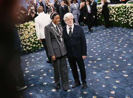 Τζορτζ Λούκας: Στο «μάτι» της Άννα Γουίντουρ επειδή εμφανίστηκε με...φθηνό sneaker στο Met Gala