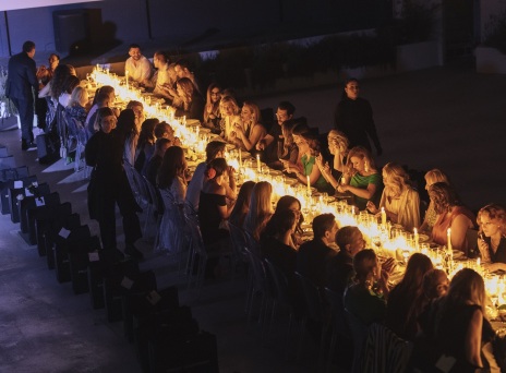 Stelios Koudounaris x attrattivo: Η capsule συλλογή παρουσιάστηκε σε ένα exclusive private dinner στον ιστορικό θερινό κινηματογράφο Cine Paris