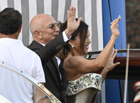 «Ο γάμος του αιώνα» - Τζέφ Μπέζος και Λόρεν Σάντσεζ παντρεύτηκαν στο Σαν Τζόρτζιο Ματζιόρε της Βενετίας