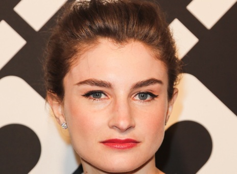 Νέα εποχή για τη Vogue: Η Κλόι Μαλ διαδέχεται την Άννα Γουίντουρ