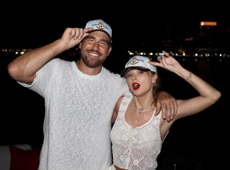 Η Τέιλορ Σουίφτ με τον Τράβις Κέλσι