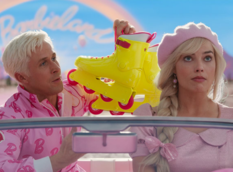 Ο Ryan Gosling και η Margot Robbie στην ταινία Barbie (2023). © Courtesy Warner Bros