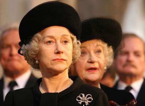 Πέθανε η Βασίλισα Ελισάβετ σε ηλικία 96 ετών - Οι ταινίες και οι τηλεοπτικές σειρές για τη ζωή της - Οι ηθοποιοί που ερμήνευσαν τη μακροβιότερη μονάρχη που άντεξε στον βρετανικό θρόνο για 70 χρόνια