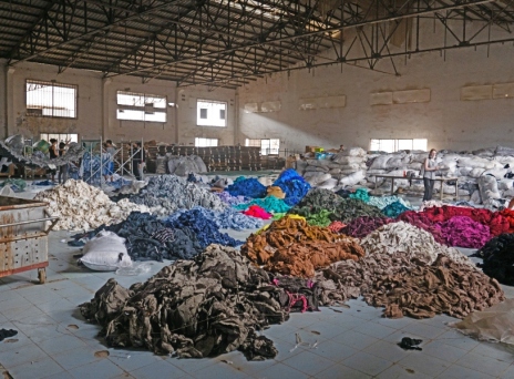 πολλά ρούχα 