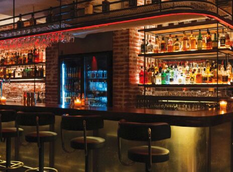 Εννέα Βήτα Social Drinkery