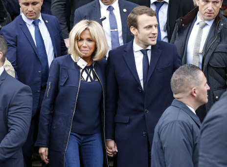 Brigitte Trogneux-Macron: Μπορεί η νέα πρώτη κυρία να αλλάξει τα μυαλά της Γαλλίας;