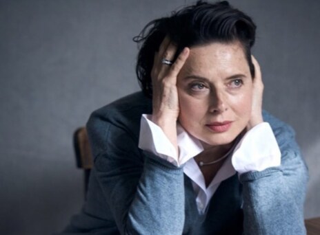 H Isabella Rossellini είναι το καινούριο πρόσωπο της Lancôme στα 65 της