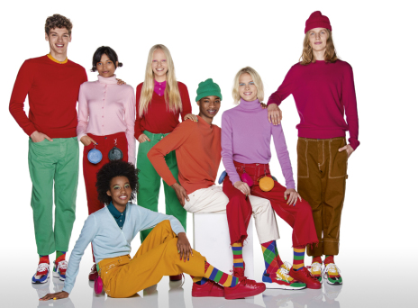 Με μία έκρηξη χρωμάτων, η United Colors of Benetton παρουσιάζει τη σειρά “Wool So Cool” σε συνεργασία με την The Woolmark Company.