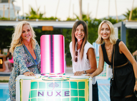Ένα μοναδικό καλοκαιρινό event τόλμησε η Nuxe για να βρεθεί και να μοιραστεί από κοντά τα ιδιαίτερα και άκρως καλοκαιρινά νέα της.