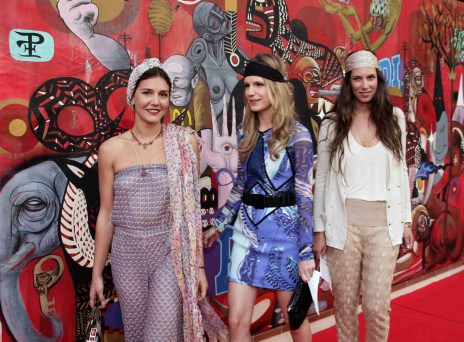 Όταν οι πριγκίπισσες ντύνονται με τα καλά τους