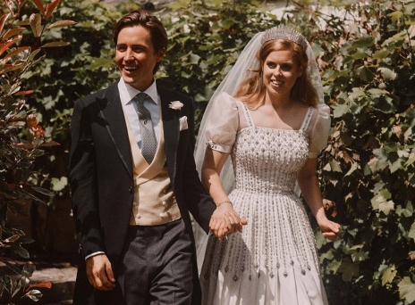 Στιγμιότυπο από τον γάμο της πριγκίπισσας Βεατρίκης με τον Edoardo Mapelli Mozzi