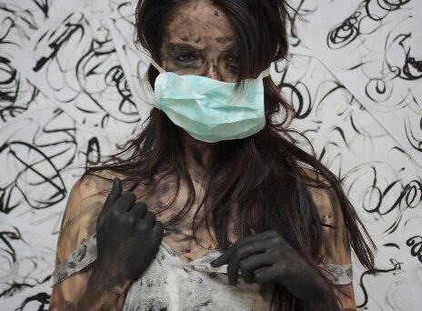 Πώς να φτιάξεις τα μαλλιά και το make-up σου όταν φοράς μάσκα