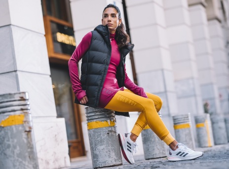 Η αθλήτρια Μάρα Ράπτη στην καμπάνια της adidas