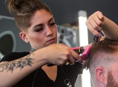 Ανοικτά τα κομμωτήρια σήμερα Σάββατο 7 Νοεμβρίου 2020 εν μέσω lockdown