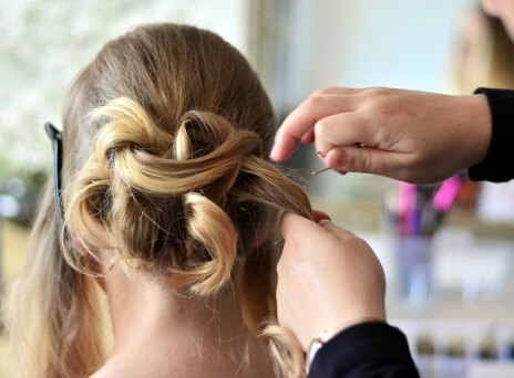 Κλείνουν (ξανά) τα κομμωτήρια σε Ελευσίνα, Μάνδρα και Ασπρόπυργος, καθώς ξεκινά την Παρασκευή 18 Δεκεμβρίου 2020 το αυστηρό τοπικό lockdown