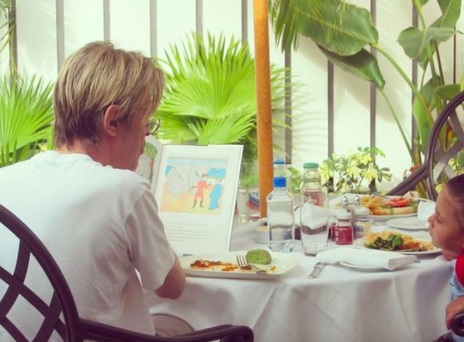 Η κόρη του Ντέιβιντ Μπόουι θυμάται τον πατέρα της