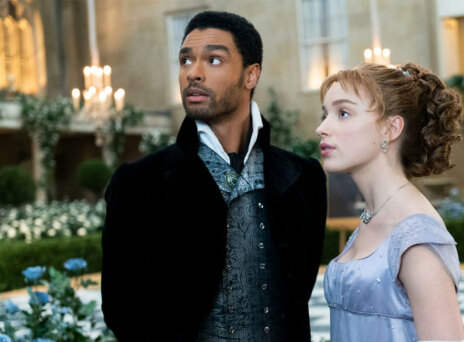 O Rege-Jean Page ως Δούκας του Χέιστιγκς στην τηλεοπτική σειρά του Netflix «Bridgerton»