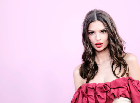 Έμιλι Ραταϊκόφσκι: Στον όγδοο μήνα εγκυμοσύνης, ποζάρει γυμνή