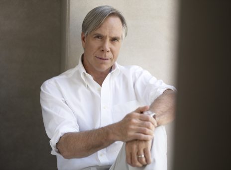 Tommy Hilfiger: Mόδα που Δε Σπαταλά Τίποτα και Καλωσορίζει τους πάντες