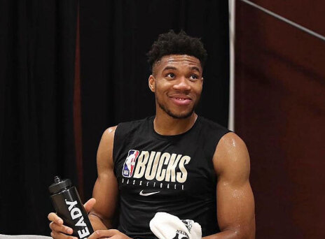 Γιάννης Αντετοκούνμπο