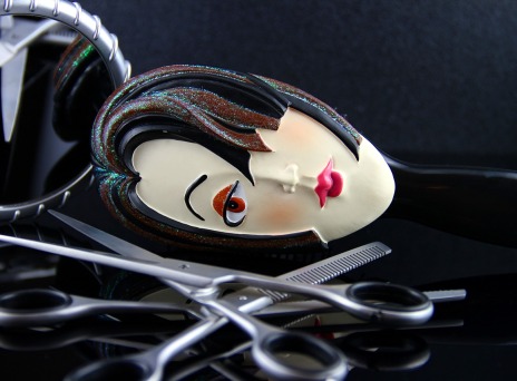 Τι να προσέξεις αν αποφασίσεις να κουρευτείς μόνη σου