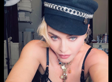 Έχει ανάγκη η Μαντόνα από photoshop;