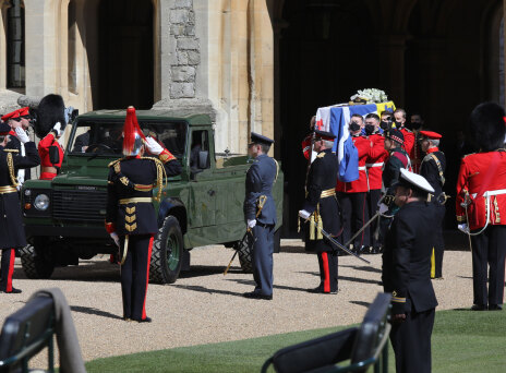 Πρίγκιπας Φίλιππος - Σε κλίμα συγκίνησης η κηδεία του στη Βρετανία