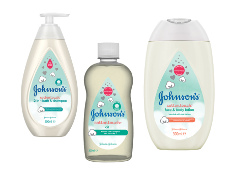 Γνωρίστε τη σειρά CottonTouch της Johnson's, τα ειδικά σχεδιασμένα προϊόντα για τη φροντίδα της ευαίσθητης επιδερμίδας των νεογέννητων.