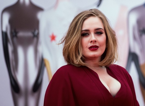 Η τραγουδίστρια Adele