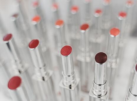 Έρευνα: Πώς θα ψωνίζουμε καλλυντικά μετά την πανδημία