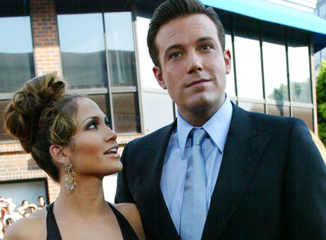 Μπεν Άφλεκ (Ben Affleck) και η Τζένιφερ Λόπεζ (Jennifer Lopez)  τον Ιούλιο του 2003