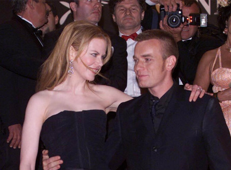 Νικόλ Κίντμαν και Γιούαν ΜακΓκρέγκορ, αποχωρούν από την πρεμιέρα της ταινίας «Moulin Rouge» στις 2 Μαΐου 2001 στις Κάννες 