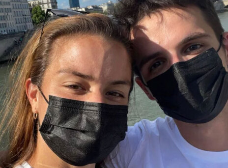 Μαρία Σάκκαρη και Κωνσταντίνος Μητσοτάκης, αγκαλιά στο Παρίσι