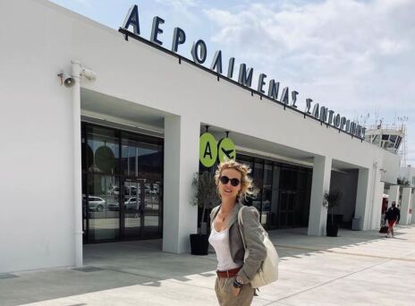 Η Εύα Χερτζίκοβα στη Σαντορίνη