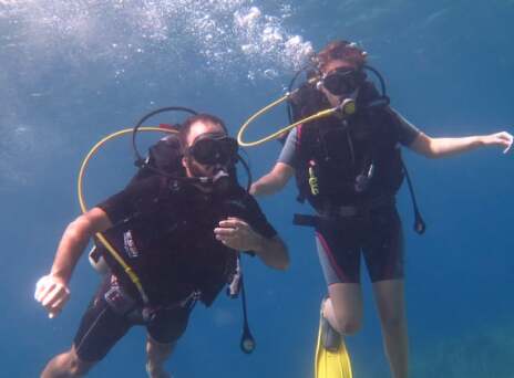 «Σιφνάρα ολέ» (με τα μάτια ενός κοριτσιού). 
