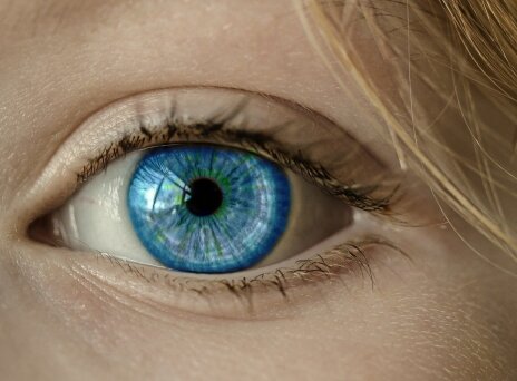 5 απλοί τρόποι για να μη δείχνουν πρησμένα τα μάτια σου