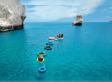 Η Louis Vuitton φωτογραφίζει τα προϊόντα της στη Μήλο