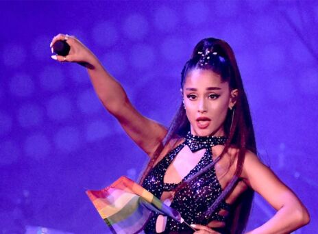 Η Ariana Grande δωρίζει 5 εκατομμύρια δολάρια για δωρεάν θεραπείες ψυχολογικής στήριξης