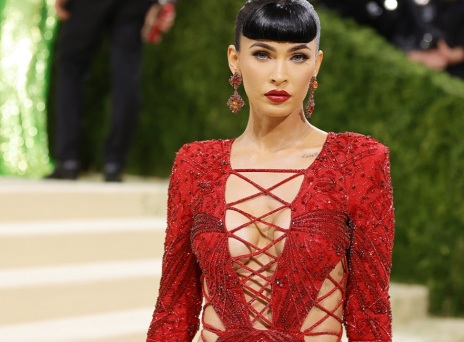 Η Megan Fox στο Met Gala 2021.