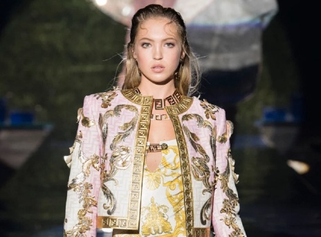 Lila-Grace Moss Hack, Fendace fashion show 2021