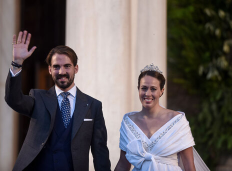 Ο Φίλιππος Γλύξμπουργκ, γιος του τέως βασιλιά Κωνσταντίνου, παντρεύεται τη Νίνα Φλορ στη Μητρόπολη Αθηνών