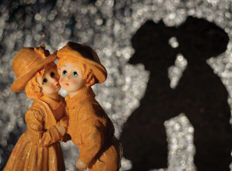 Δύο πορσελάνινα κουκλάκια