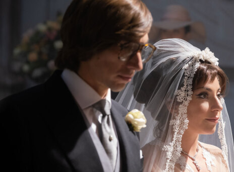 Ο Adam Driver και η Lady Gaga ως Μαουρίτσιο Γκούτσι και Πατρίτσια Ρετζιάνι στην ταινία "House of Gucci" 